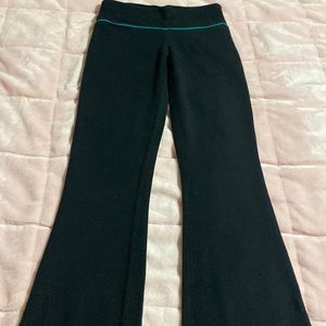 Black, size x small flare yoga pants.